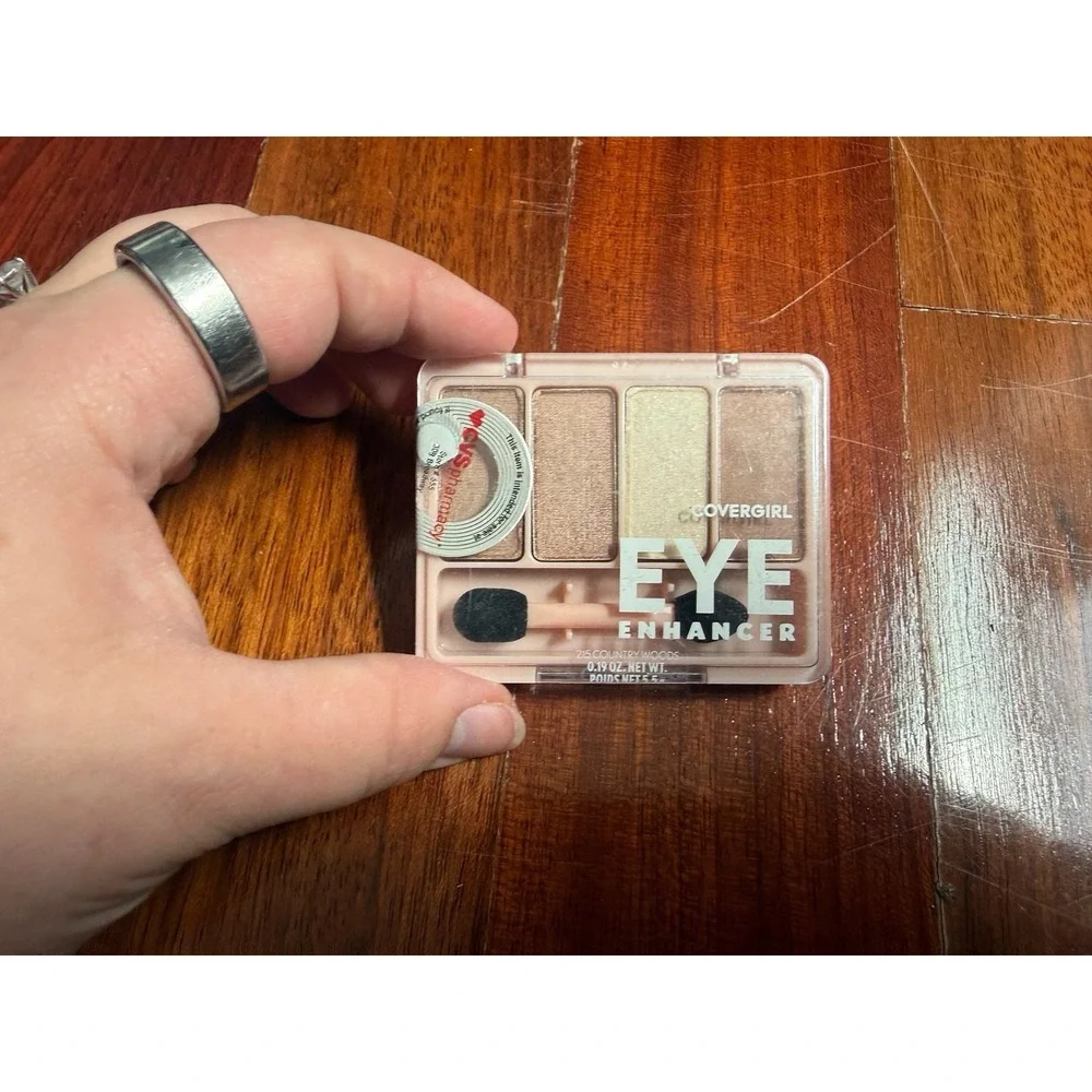 Covergirl Eye Enhancers 4-Kit Eyeshadow Palette in 215 Country Woods SEALED